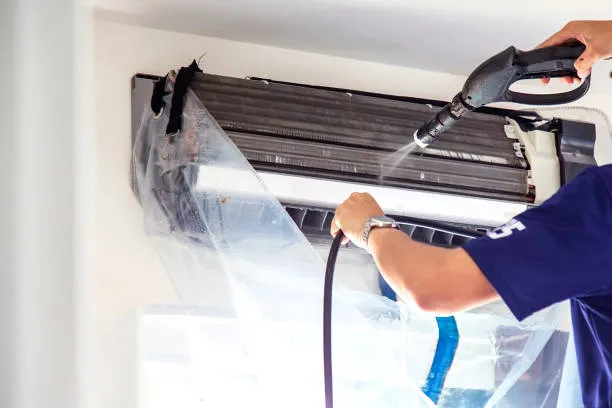 Lavado profesional de unidad split de aire acondicionado con hidrolavadora